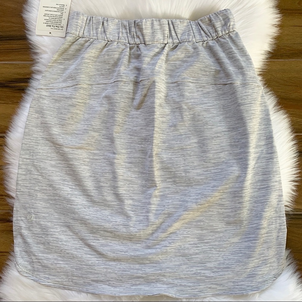 On the fly skirt lululemon WSNB wee are from space - Picture 3 of 4